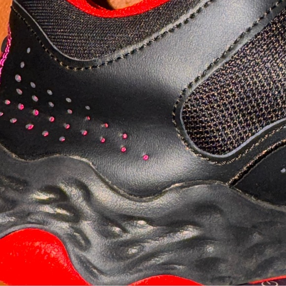 Nike Black and Pink Sneakers - Picture 9 of 10